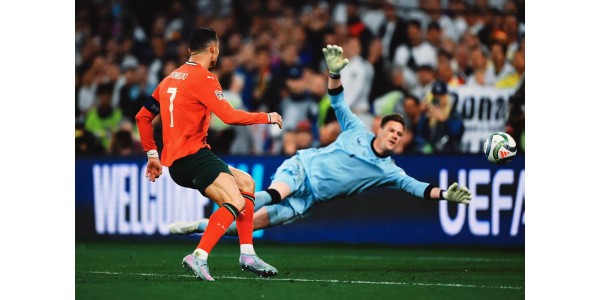 C Ronaldo je postigao svoj 937. gol u karijeri, pomažući Portugalu da se plasira u finale UEFA Lige nacija